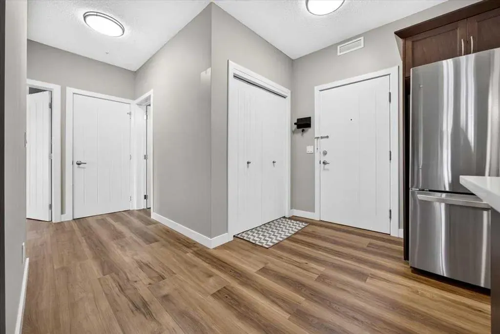 20 Royal Oak Plaza NW #226