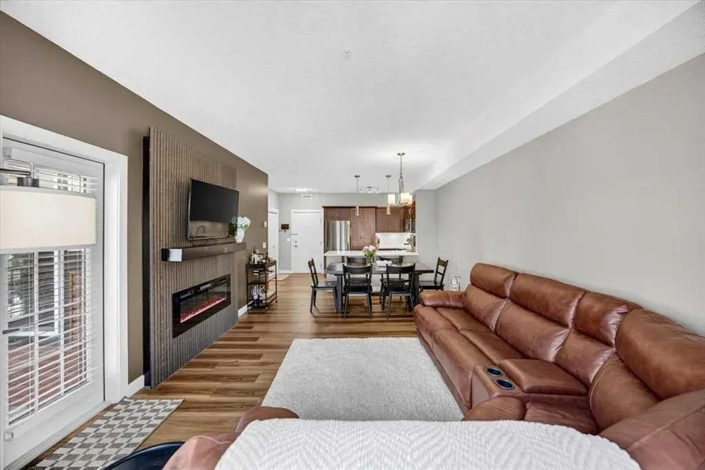 20 Royal Oak Plaza NW #226