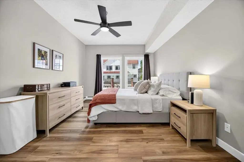 20 Royal Oak Plaza NW #226