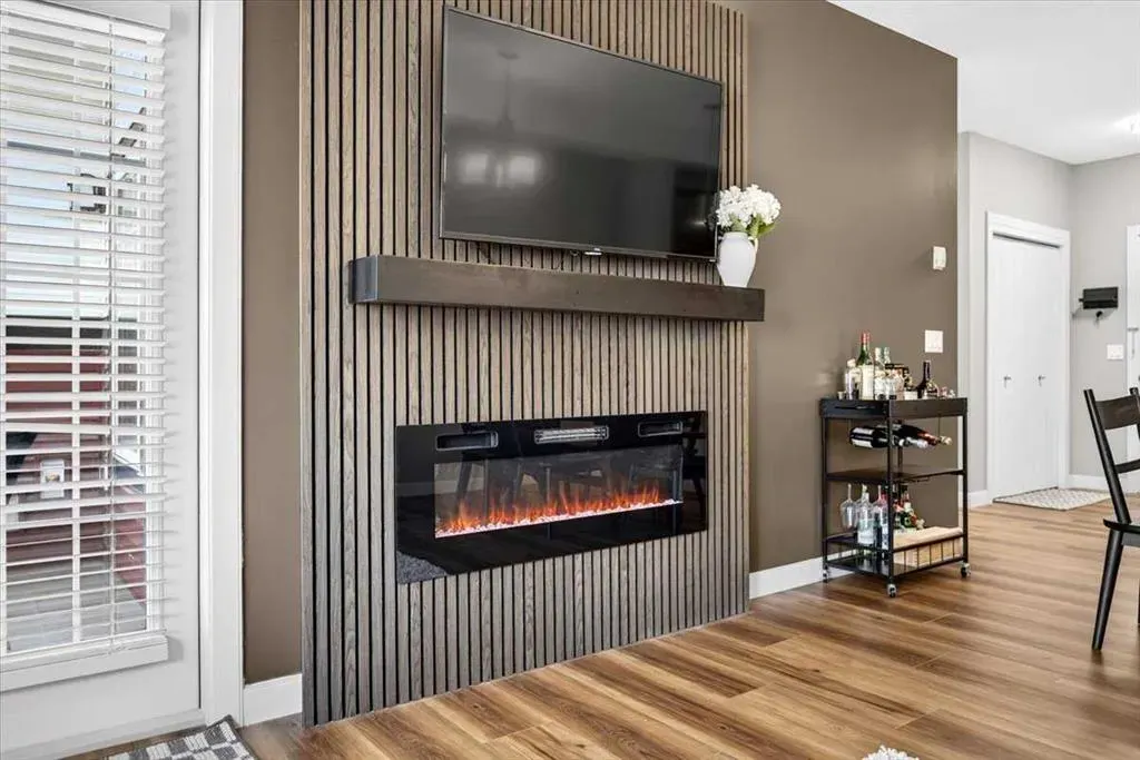 20 Royal Oak Plaza NW #226