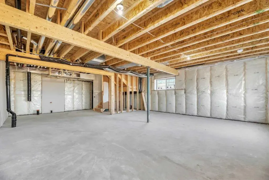 154 Lakewood Crescent