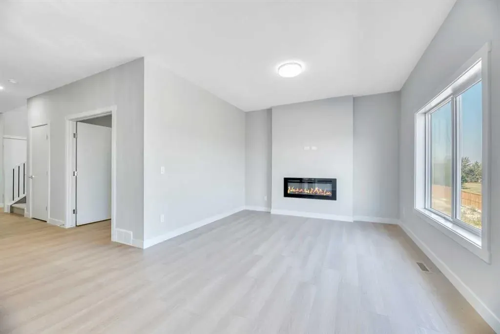 154 Lakewood Crescent