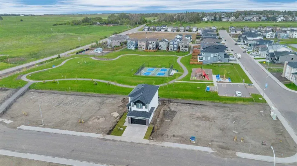 112 Lakewood Crescent
