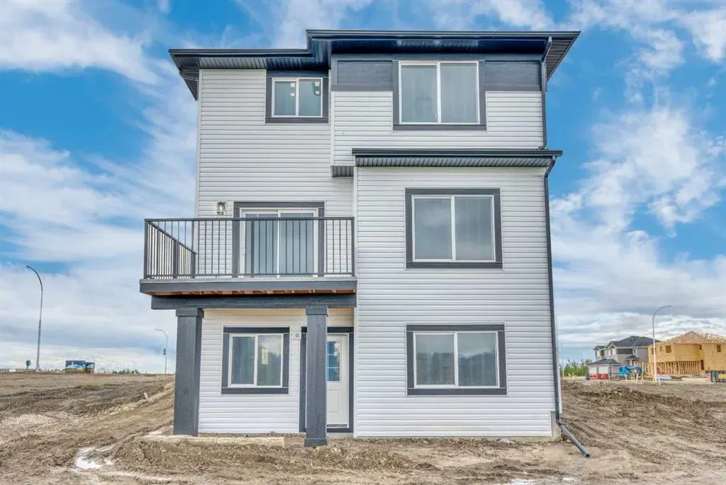 112 Lakewood Crescent