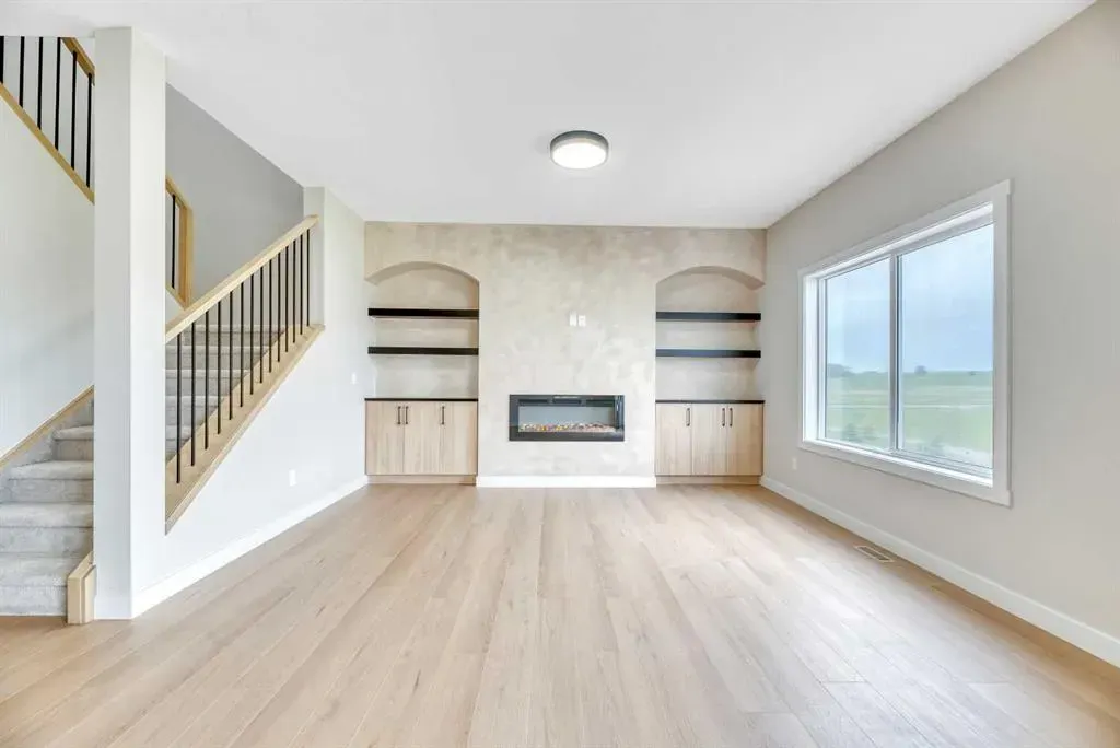 112 Lakewood Crescent