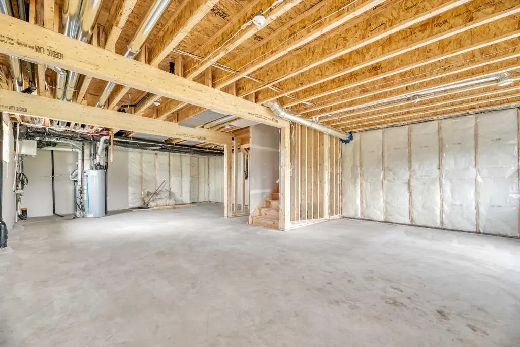 112 Lakewood Crescent