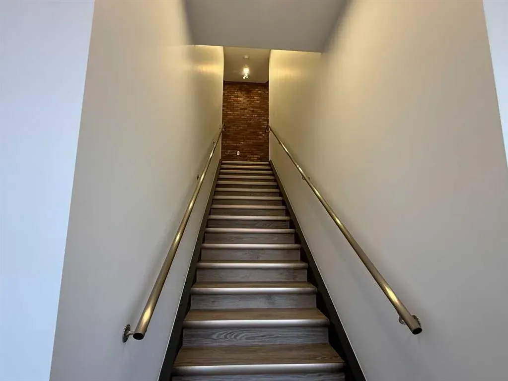 2903 Kingsview Boulevard SE #401 & 402