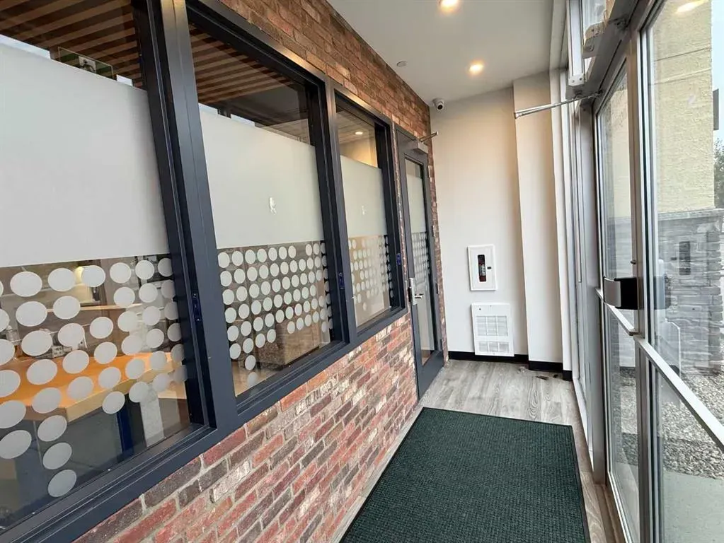 2903 Kingsview Boulevard SE #401 & 402