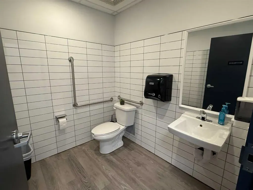 2903 Kingsview Boulevard SE #401 & 402