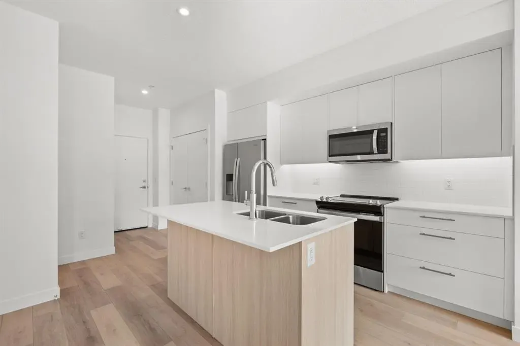 150 Carrington Gate NW #4214