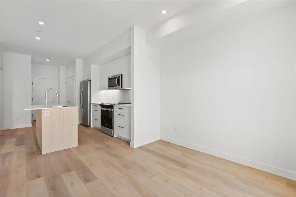 150 Carrington Gate NW #4214