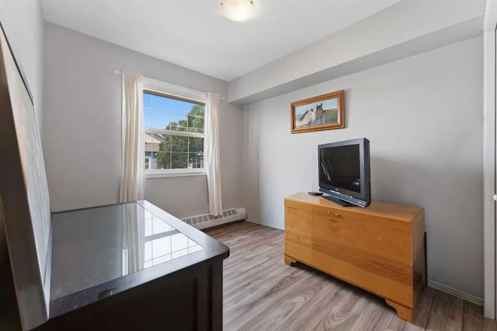 105 7 Avenue SE #208