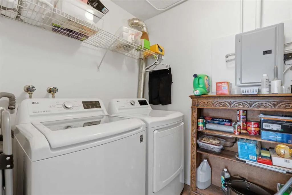 105 7 Avenue SE #208
