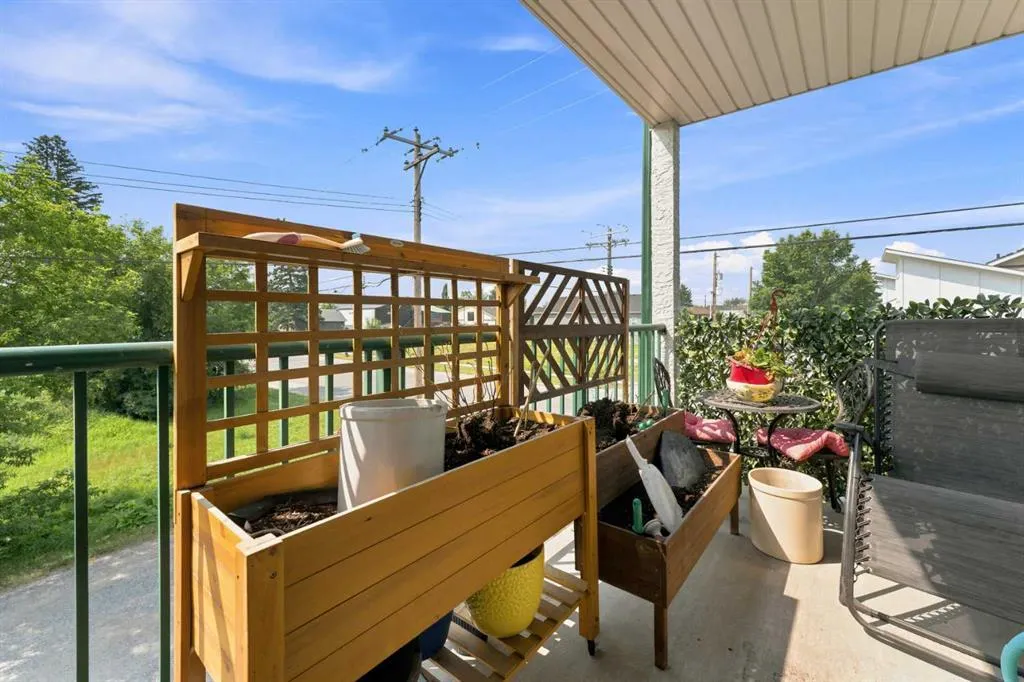 105 7 Avenue SE #208