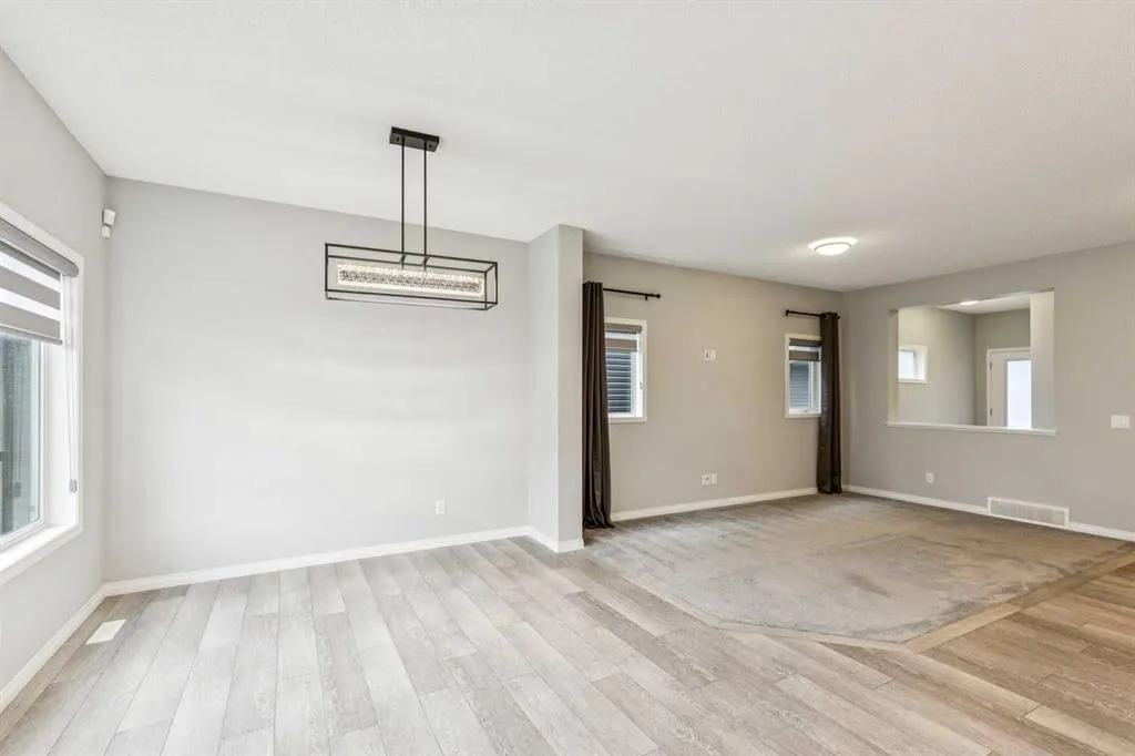 1020 Chinook Gate Heath SW