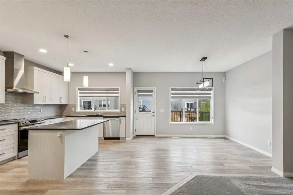 1020 Chinook Gate Heath SW