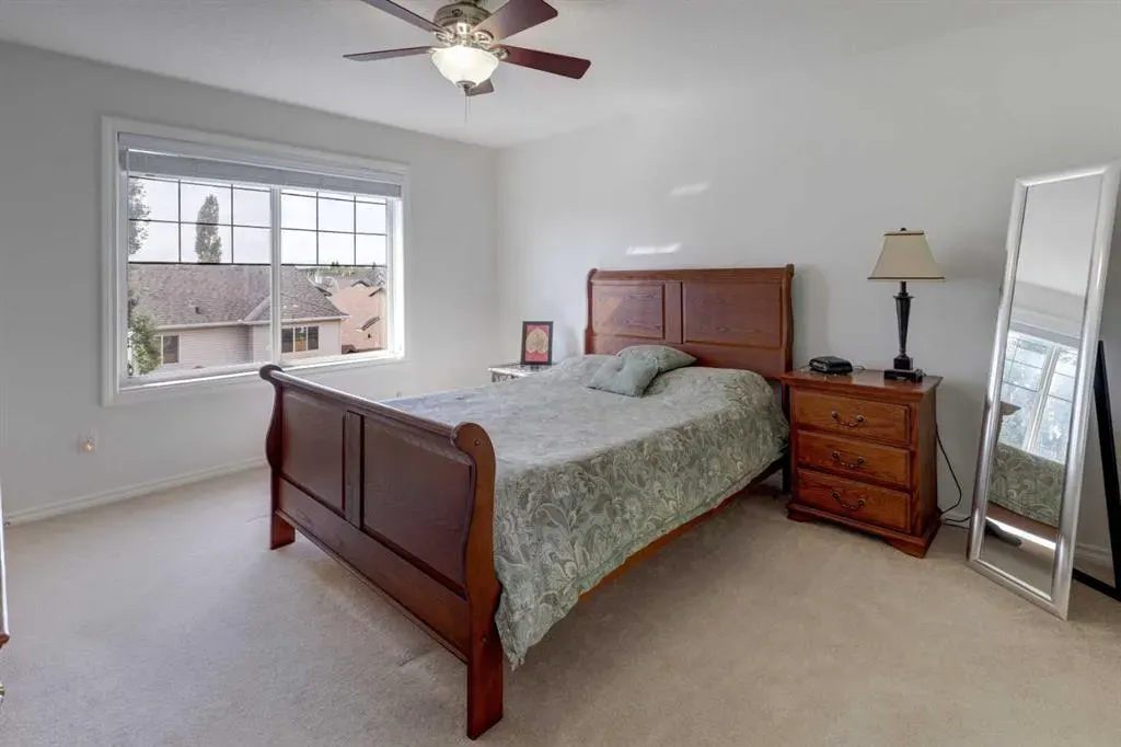 27 Rockyspring Gate NW