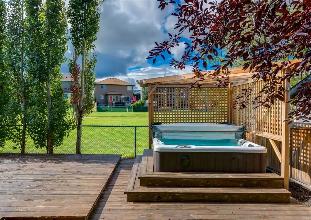 237 Luxstone Green SW