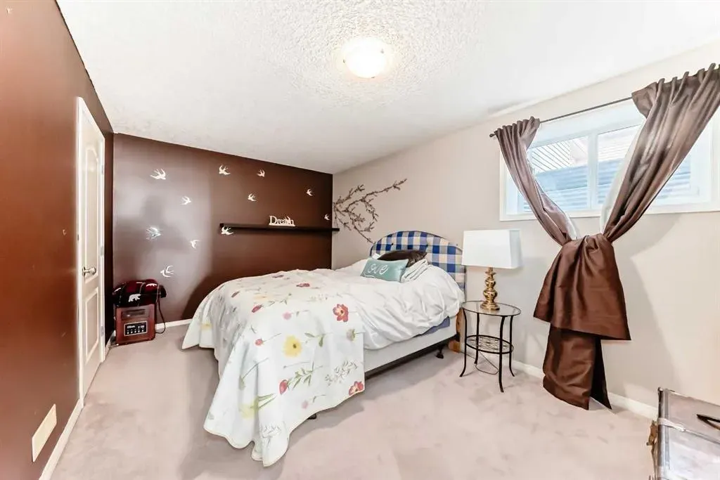 33 Boulder Creek Manor SE