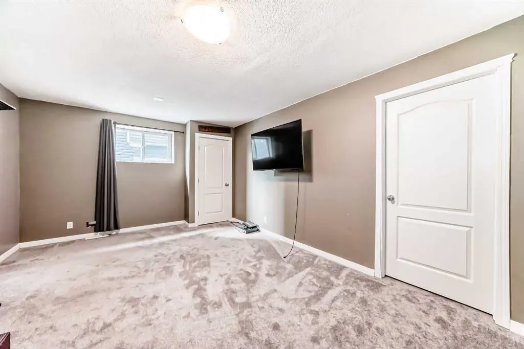 33 Boulder Creek Manor SE