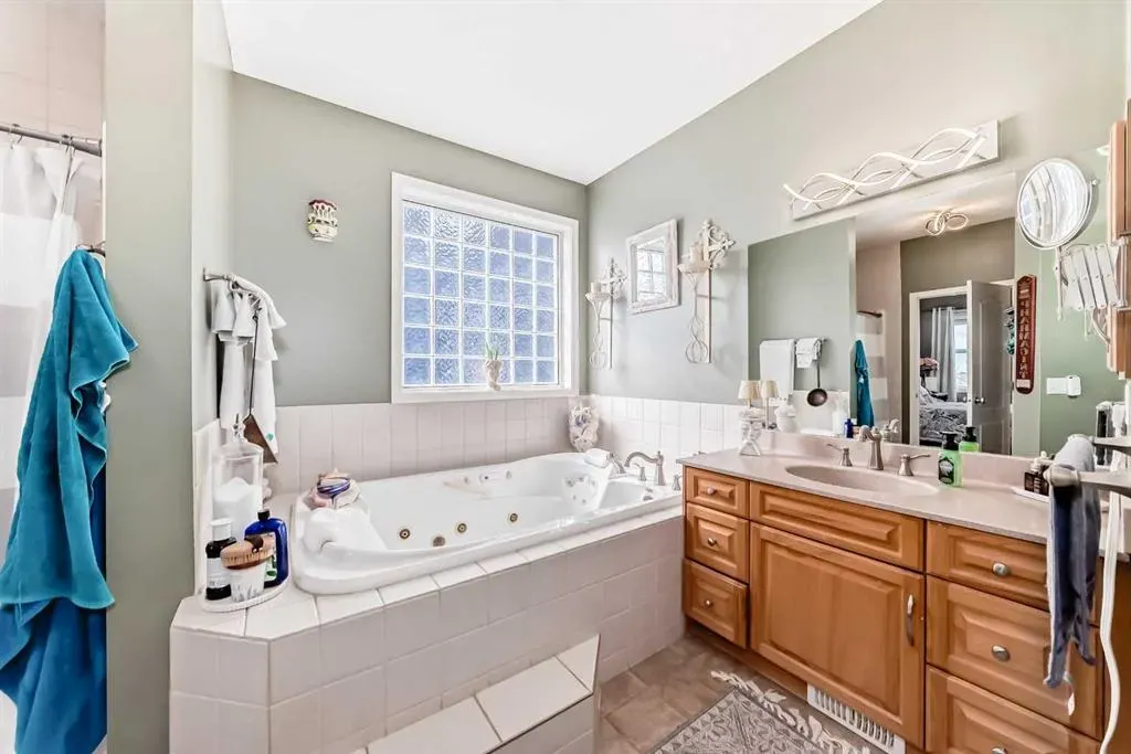 33 Boulder Creek Manor SE