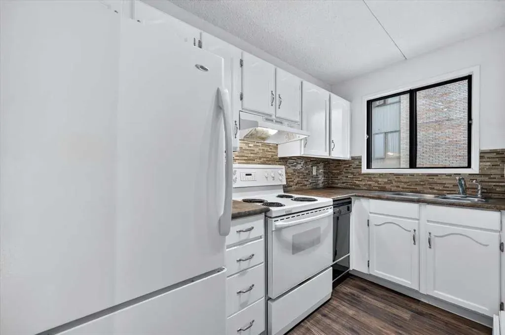 735 12 Avenue SW #402