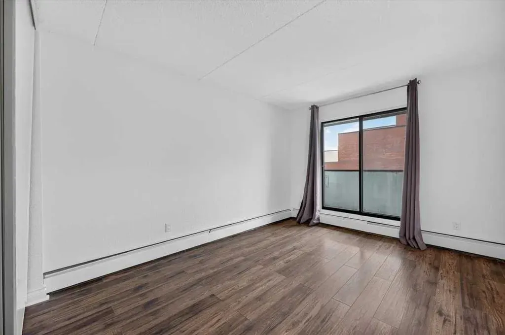 735 12 Avenue SW #402