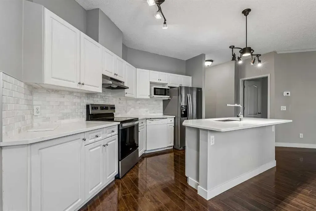 108 Edgeridge Terrace NW #102