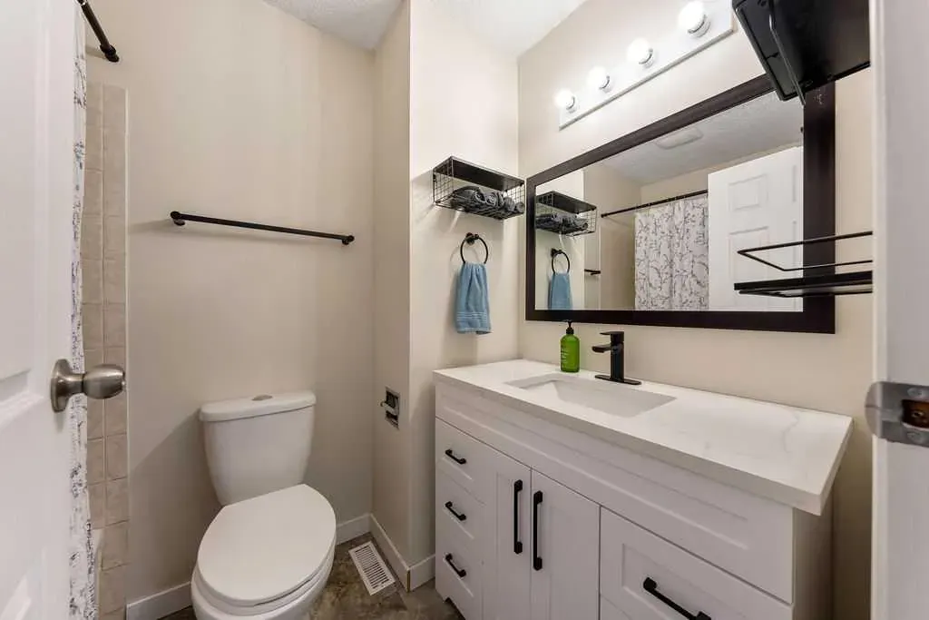73 Glenbrook Crescent #24