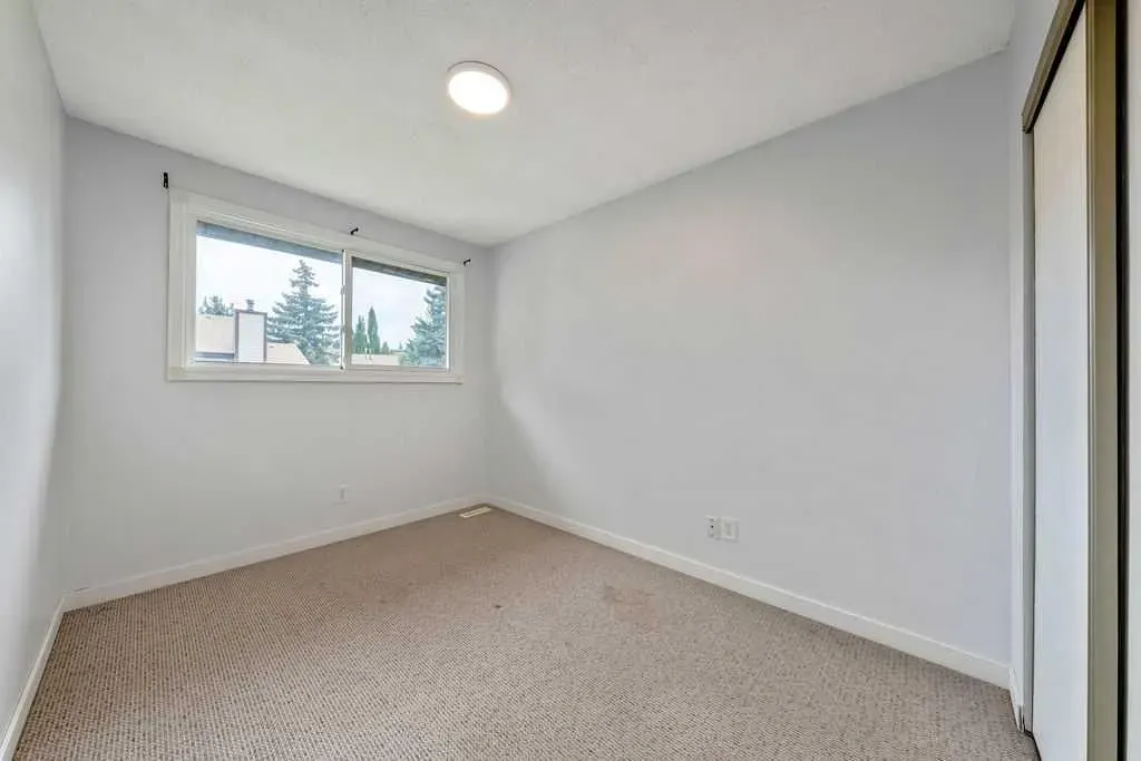 73 Glenbrook Crescent #24