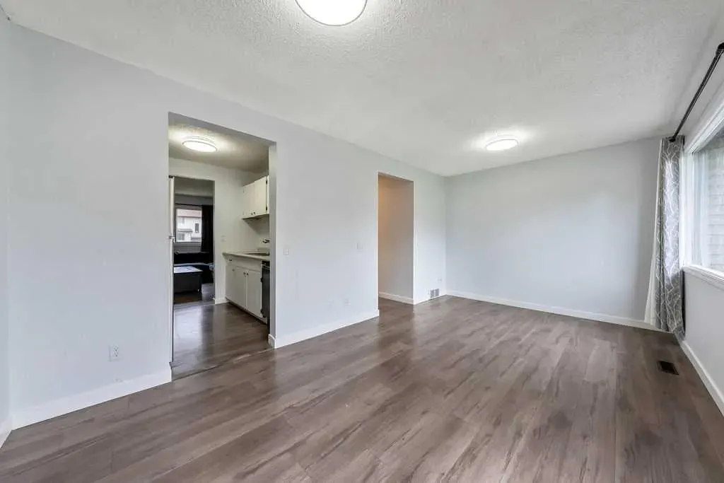 73 Glenbrook Crescent #24