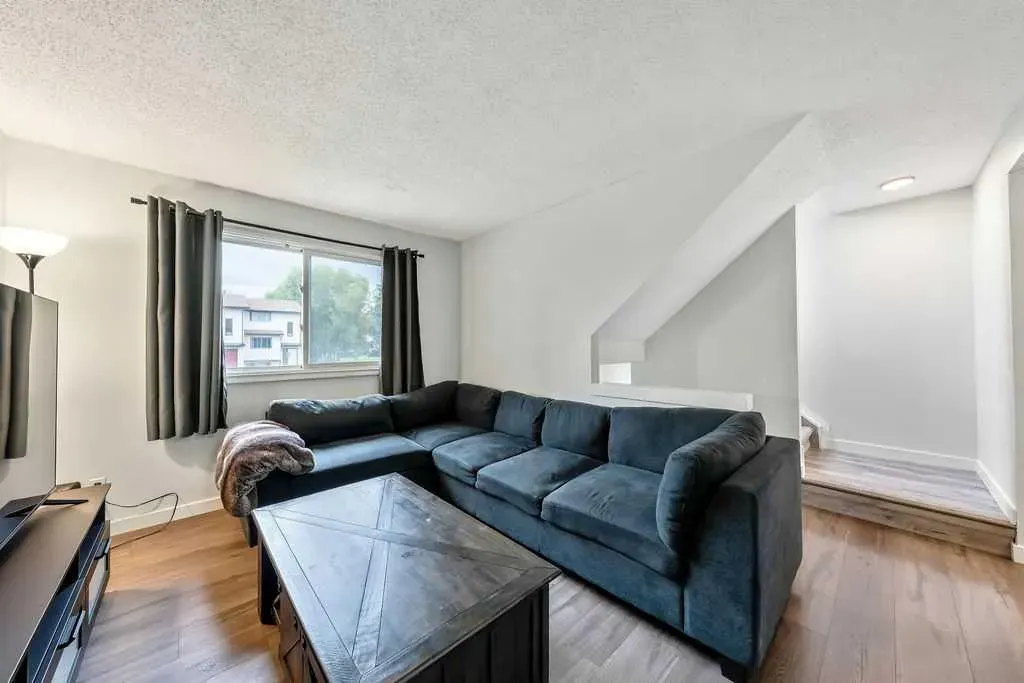 73 Glenbrook Crescent #24