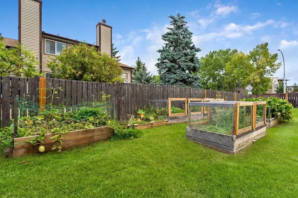 73 Glenbrook Crescent #24