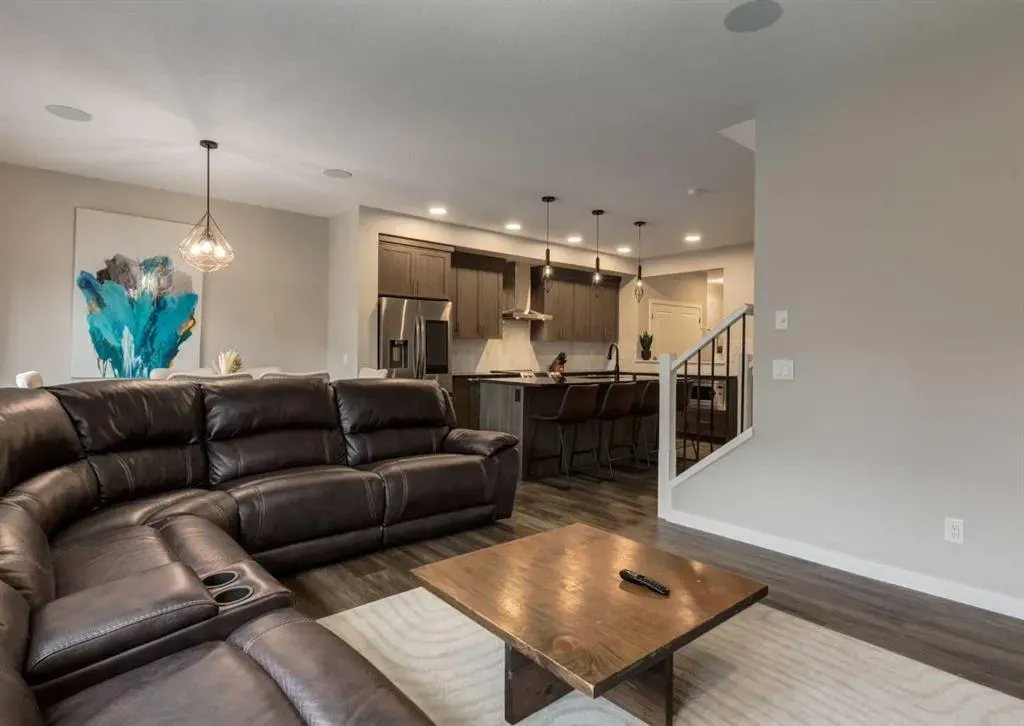 658 Creekmill Court SW