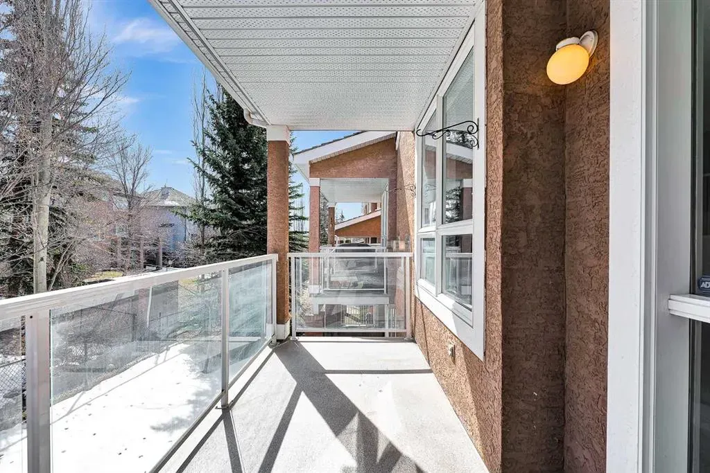 34 Royal Manor NW