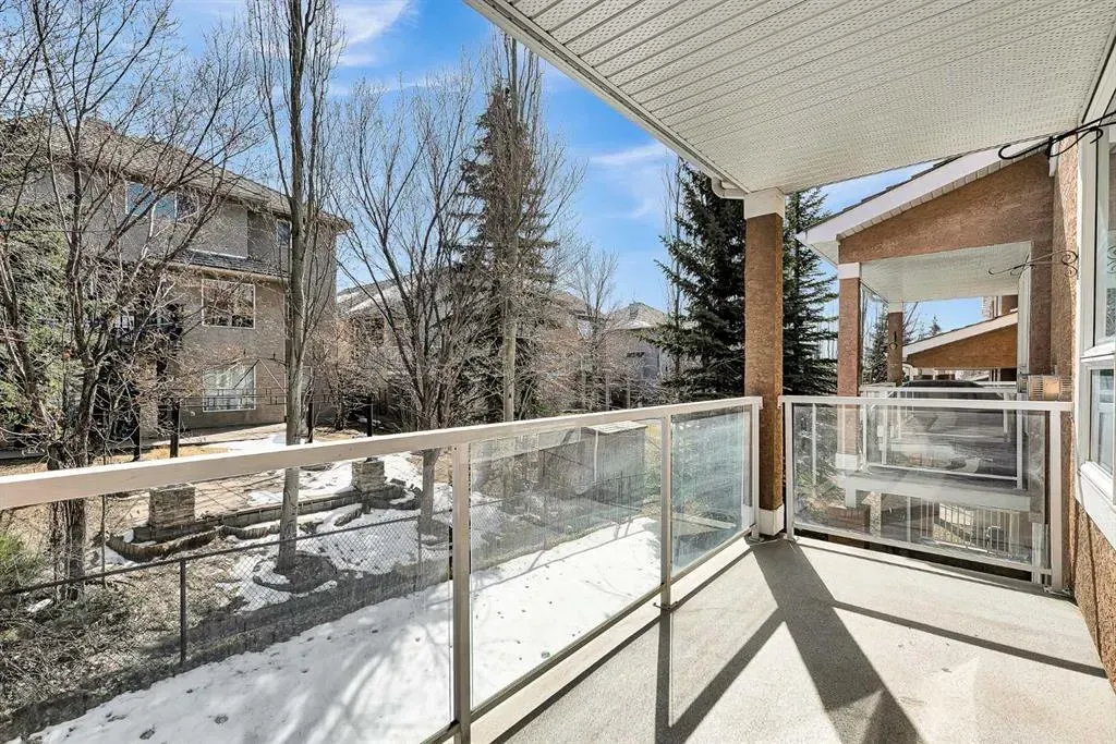 34 Royal Manor NW
