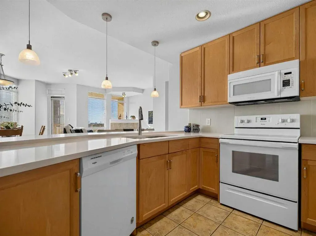 1718 14 Avenue NW #704