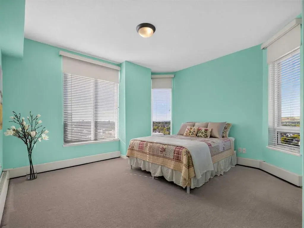 1718 14 Avenue NW #704