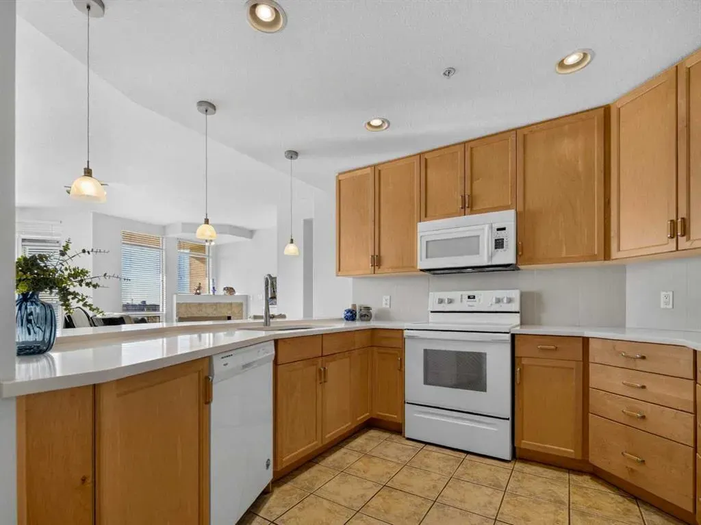 1718 14 Avenue NW #704