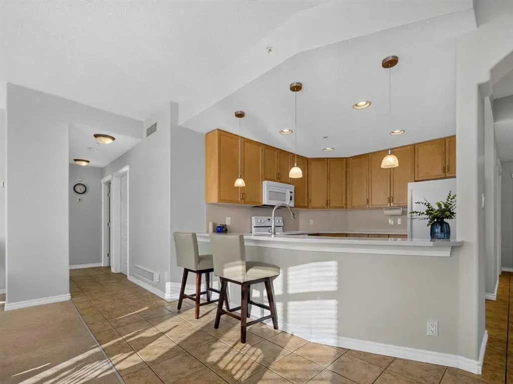 1718 14 Avenue NW #704