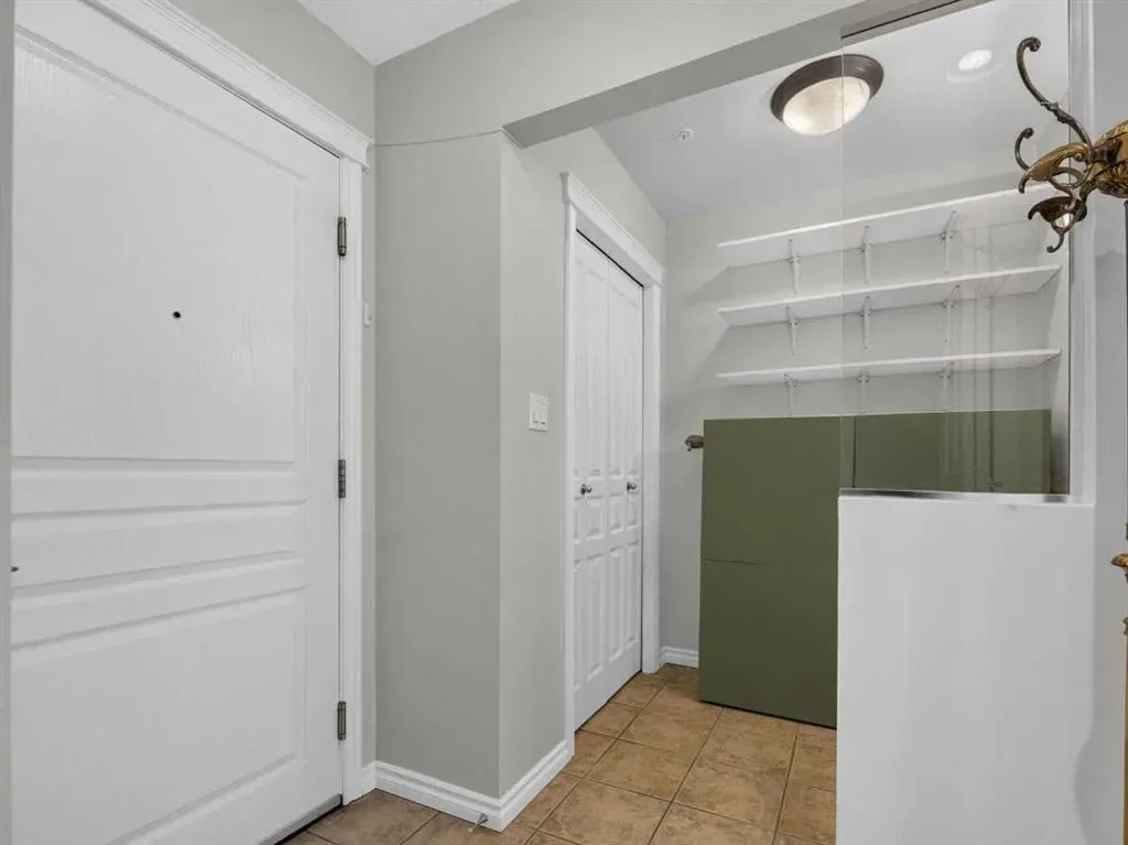 1718 14 Avenue NW #704