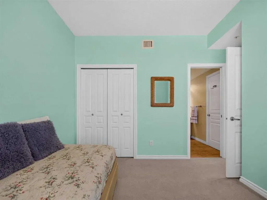1718 14 Avenue NW #704