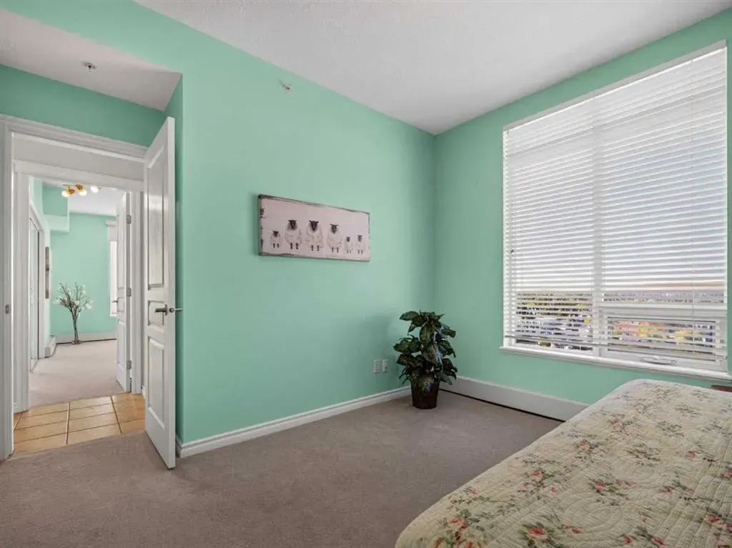 1718 14 Avenue NW #704
