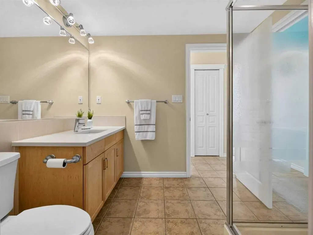 1718 14 Avenue NW #704