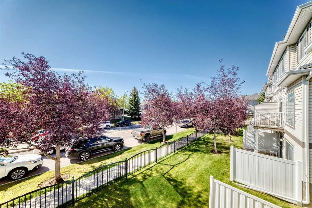 21 Rocky Vista Circle NW