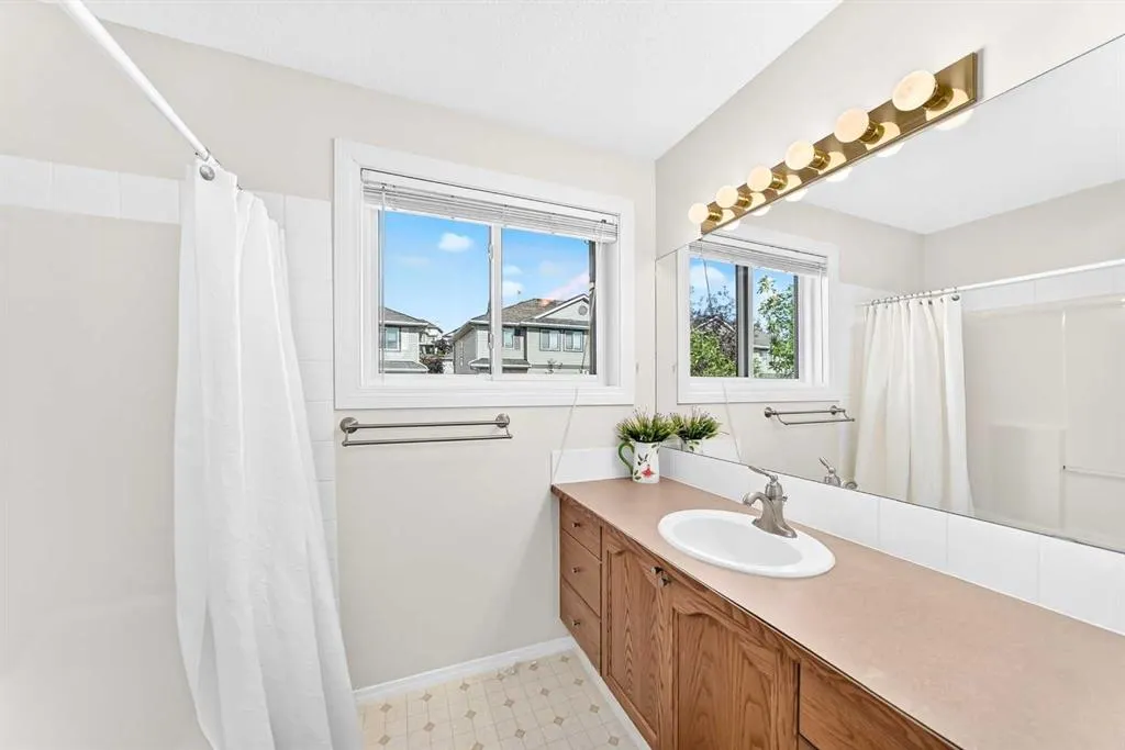 21 Rocky Vista Circle NW