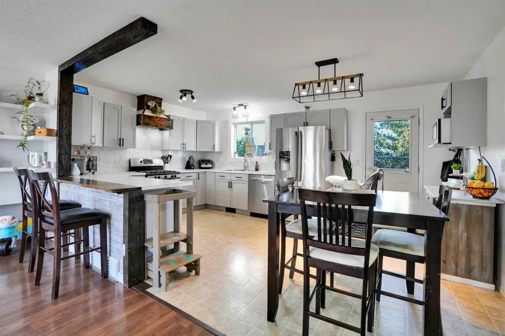 106 Strathaven Bay