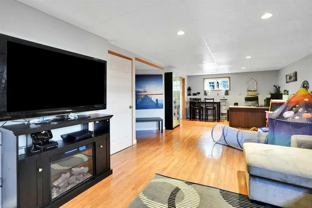 106 Strathaven Bay