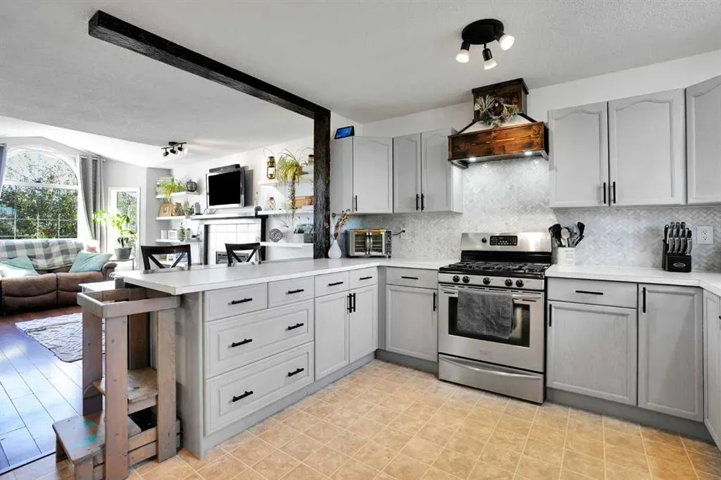 106 Strathaven Bay