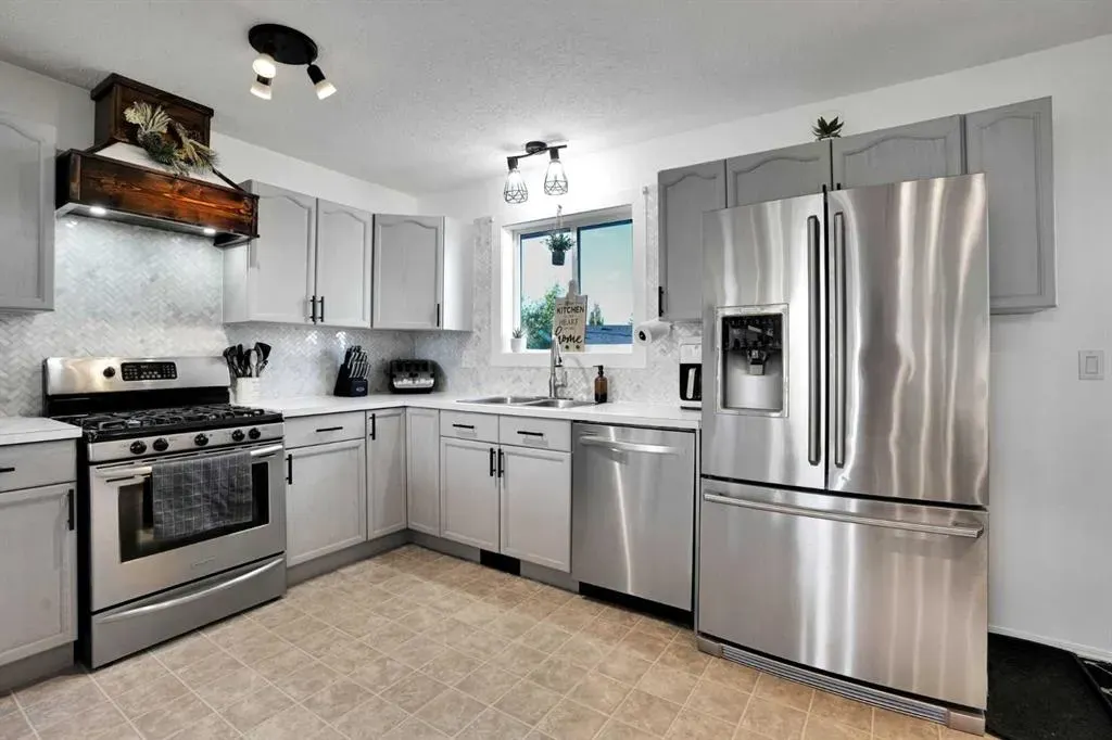 106 Strathaven Bay